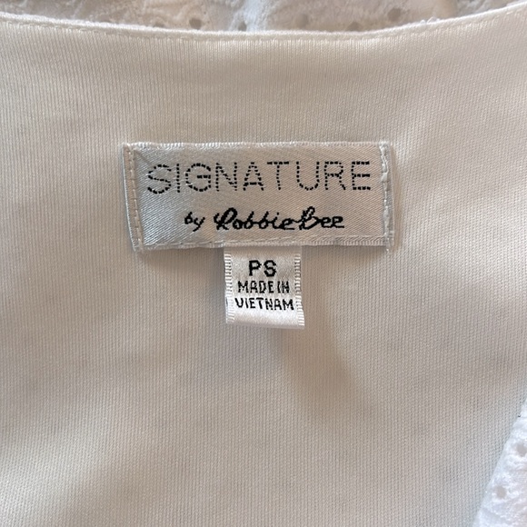 SIGNATURE Robbie Bee White Eyelet Faux Wrap Dress PS - Picture 5 of 6